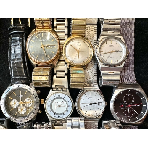 422 - Collection of Gentlemen's Wristwatches, leather and bracelet straps, comprising Bering, Hamilton, Ro... 