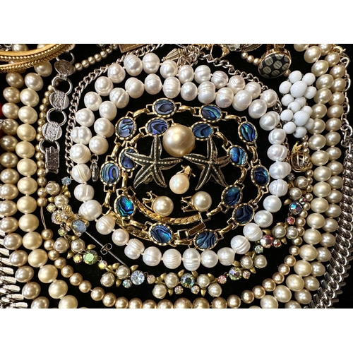 434 - Box of Quality Costume Jewellery, mostly vintage, comprising  bracelets, beads, pearls, bangles, ear... 