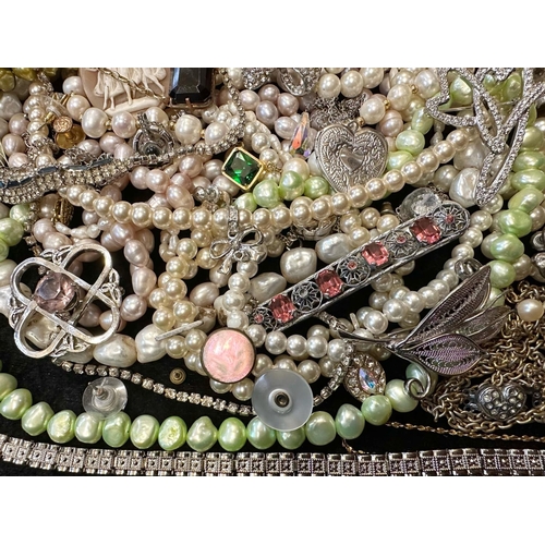 486 - Box of Quality Costume Jewellery, comprising pearls, beads, chains, brooches, pendants, bracelets, b... 