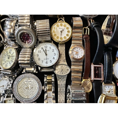 376 - Collection of Ladies & Gent's Wristwatches, leather and bracelet straps, comprising Accurist, Royal,... 