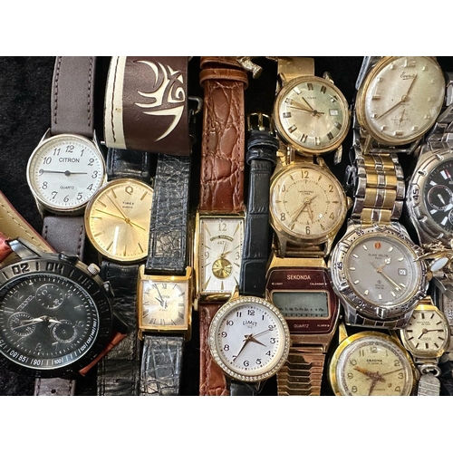 381 - A Collection of Ladies & Gentleman's Wristwatches, mostly boxed to include Sekonda, Timex, Lorus, Se... 