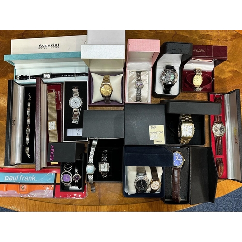 447 - Collection of Assorted Mainly Boxed Wrist Watches. Various makes and all in good order but quartz do... 