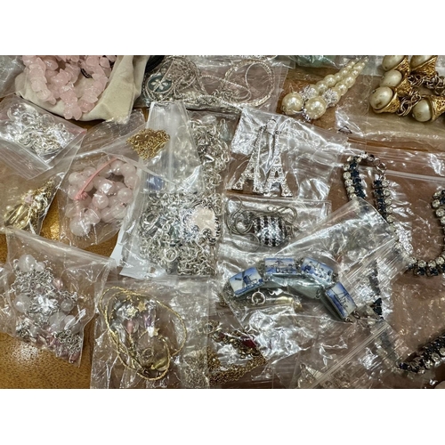 465 - Box of Quality Costume Jewellery, comprising chains, beads, brooches, pendants, bracelets, bangles, ... 