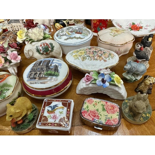 1430 - Box of Miscellaneous Pottery Items, including a quantity of assorted trinket boxes, small ornaments,... 