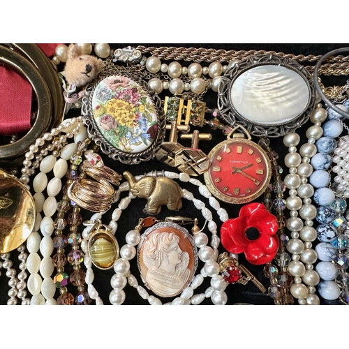 385 - A Collection of Vintage Costume Jewellery to include beads, rings, necklaces, rings, bracelets etc