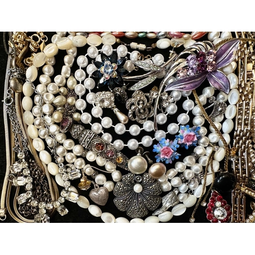 387 - A Collection of Vintage Costume Jewellery to include beads, rings, necklaces, rings, bracelets etc