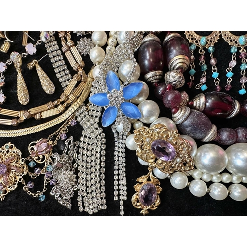 388 - A Collection of Vintage Costume Jewellery to include beads, rings, necklaces, rings, bracelets etc