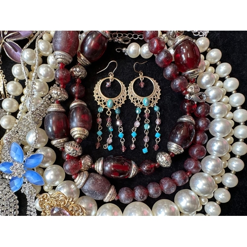 388 - A Collection of Vintage Costume Jewellery to include beads, rings, necklaces, rings, bracelets etc