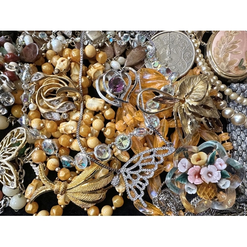 400 - Box of Vintage Costume Jewellery, including brooches, beads, shell necklaces, pendants, watches, bra... 