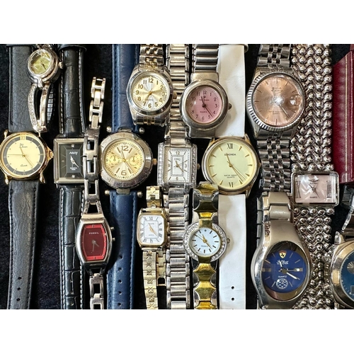 401 - Collection of Ladies and Gent's Wristwatches, all in working order, 20 in total.  Various makes, lea... 