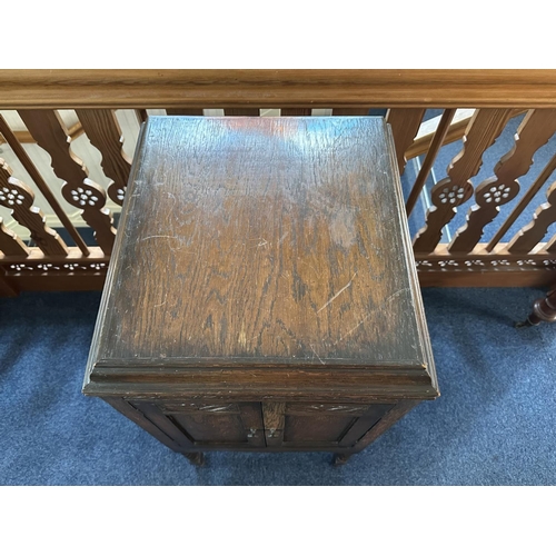 1046 - Wind up Gramophone in Cabinet , with two opening drawers with speaker.  With Records. Maker Quinton.... 