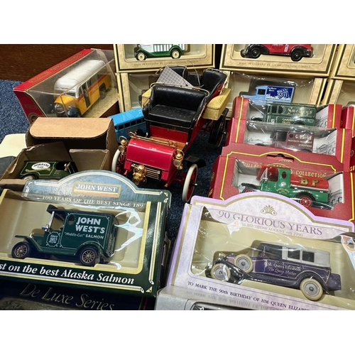 1433 - Box of Die Cast Model Cars, including large unboxed Franklin Mint, including Rolls Royce Silver Ghos... 