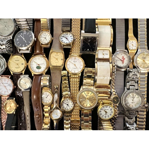 463 - Collection of Ladies & Gent's Wristwatches, leather and bracelet straps, various makes, all working ... 