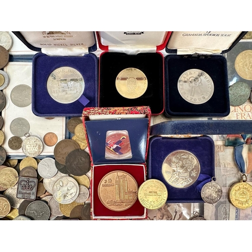 484 - Small Basket Containing a Collection of Coins, mostly low value, some silver, complete mix to sort.