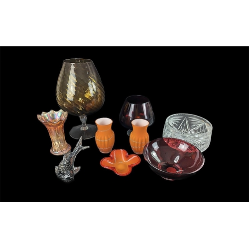 776 - Box of Assorted Glassware, including a carnival glass vase, two orange vases, a red glass fruit bowl... 