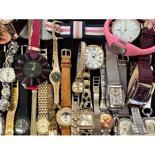 450 - Box of Ladies & Gentlemen's Wristwatches, leather and bracelet straps, assorted makes and designs, i... 