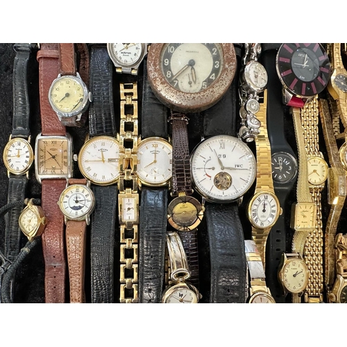 450 - Box of Ladies & Gentlemen's Wristwatches, leather and bracelet straps, assorted makes and designs, i... 