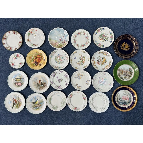 1525 - Box Containing 22 Wall Plates, various makes including Limoges, Aynsley, Royal Albert, etc.