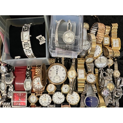 435 - Large Collection of Ladies & Gentleman's Wristwatches, leather and bracelet straps, assorted makes a... 