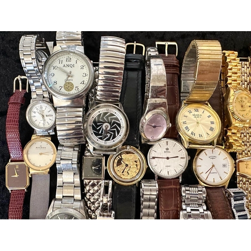 469 - Collection of Ladies & Gentleman's Wristwatches, bracelet and leather straps, including Rotary, Seik... 