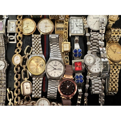 471 - Collection of Ladies & Gentleman's Wristwatches, leather and bracelet straps, various makers includi... 