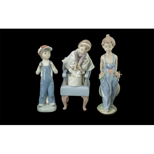 623 - Collection of Lladro Figurines, comprising 6512 'Purr-fect Friends 10'' high, 7676 'A Wish Come True... 