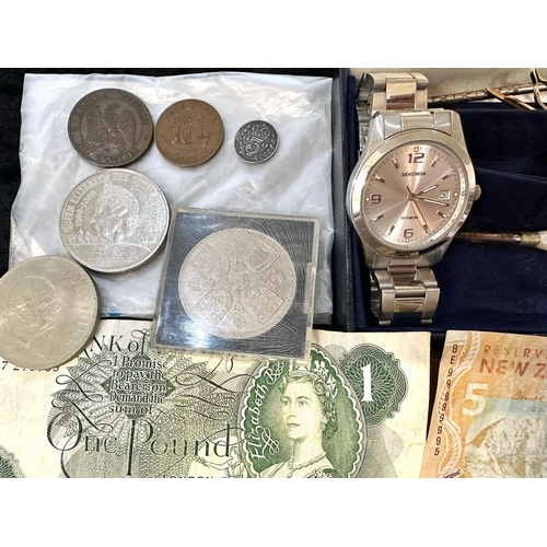 488 - Mixed Lot to include mostly low value coins, commemorative Crowns, 1953 Year Set, odd silver to incl... 