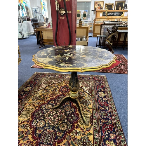 1007 - 20th Century Tilt Top Table - Circular Shaped Top. Black Lacquered Abalone Inlay Depicting Exotic Bi... 