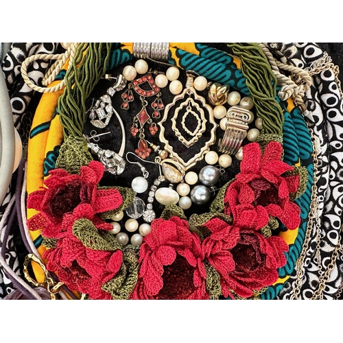 Collection of Quality Costume Jewellery, comprising beads, pearls