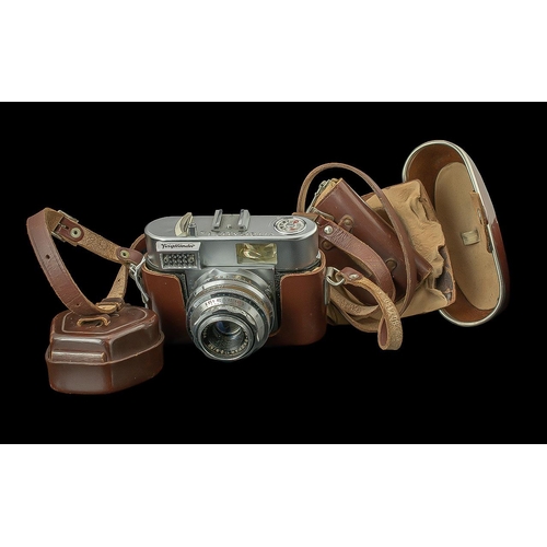 1485 - Camera Interest - Voigtlander Vitomatic 1, in brown leather case, with lens, and carry strap. Qualit... 