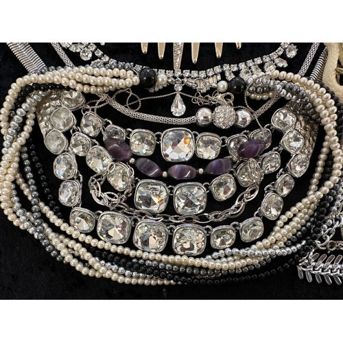 411 - Collection of Quality Costume Jewellery, comprising pearls, chains, beads, bracelets, brooches, ring... 