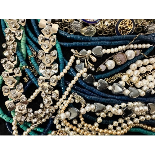 438 - Box of Quality Vintage Costume Jewellery, including statement necklace, chains, pearls, beads, brace... 