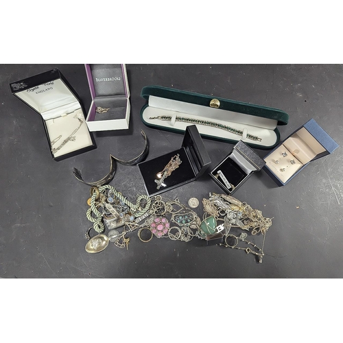 443 - Collection of Costume and Silver Jewellery. Mixed Bag. Needs a Good Sort, Some With Boxes - Please S... 