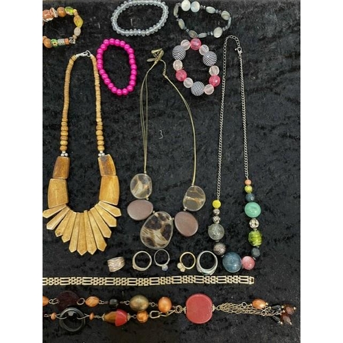 416A - Box of Quality Costume Jewellery, including necklaces, chains, pearls, beads, bracelets, earrings, b... 