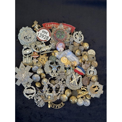 1316 - Military Interest. Great Collection of Cap Badges & Brass Buttons etc. Interesting Lot - Please See ... 