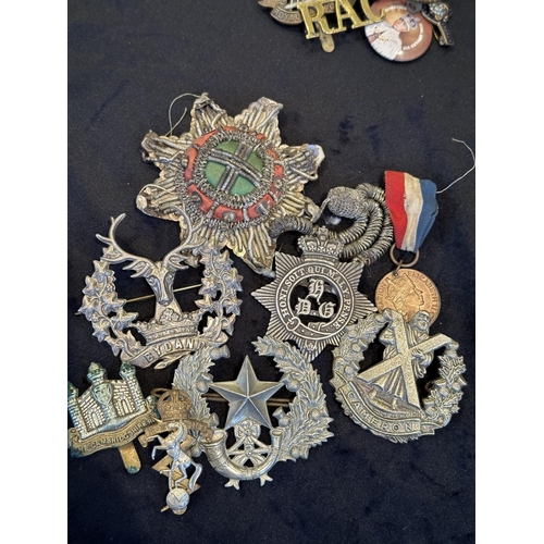 1316 - Military Interest. Great Collection of Cap Badges & Brass Buttons etc. Interesting Lot - Please See ... 