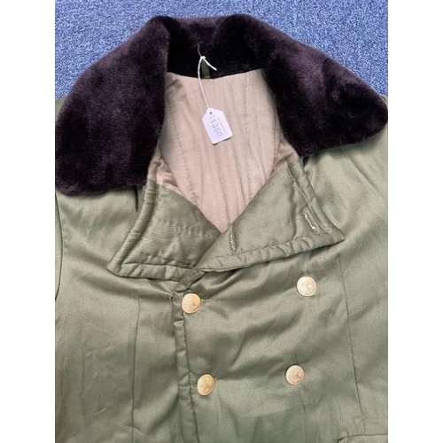 1360 - Heavy Duty Military Padded Coat, Army green colour, brass buttons and fur collar.  Very warm, approx... 