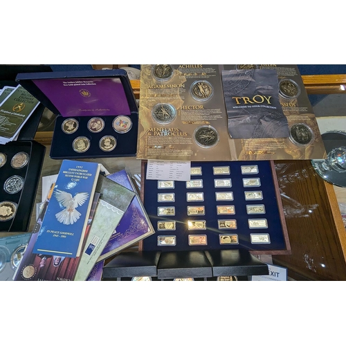 1439 - Mixed Lot of Modern Coins & Associated, to include Westminster Mint, commemorative Crowns, mostly cu... 