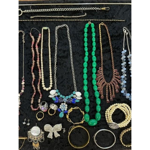 383 - Box of Quality Vintage Costume Jewellery, including necklaces, chains, pearls, beads, bracelets, ear... 