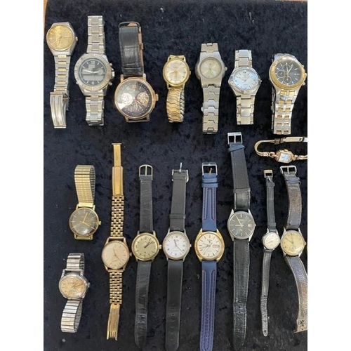 386 - Collection of Ladies & Gentlemen's Wristwatches, leather and bracelet straps, various makes and styl... 