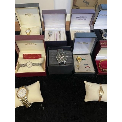 390 - Collection of Quality Ladies & Gentlemen's Boxed Wristwatches, leather and bracelet straps, various ... 