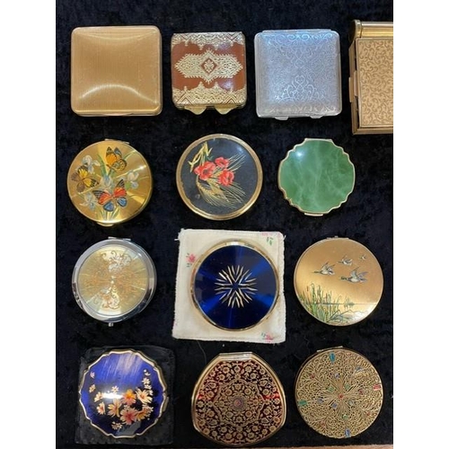 420 - Collection of Vintage Compacts, mainly Stratton, various designs, including enamel decorated, floral... 