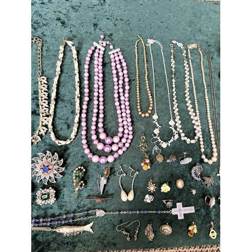 395 - Box of Assorted Vintage Costume Jewellery, including pearls, necklaces, chains, crystals, earrings, ... 