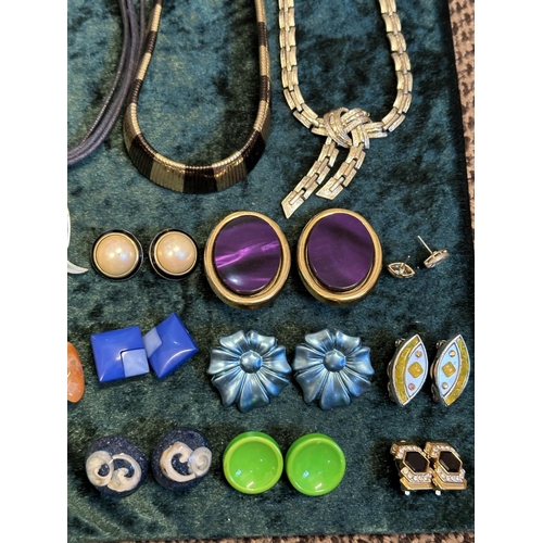 398 - Box of Assorted Vintage Costume Jewellery, including pearls, necklaces, chains, crystals, earrings, ... 