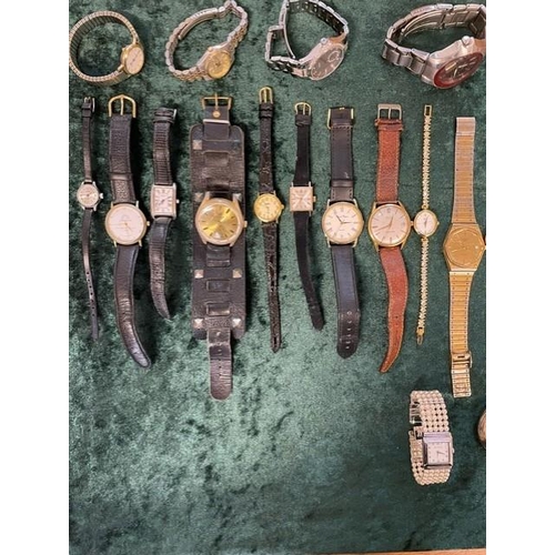 399 - Bag of Assorted Ladies & Gentlemen's Wristwatches, leather and bracelet straps, assorted designs and... 