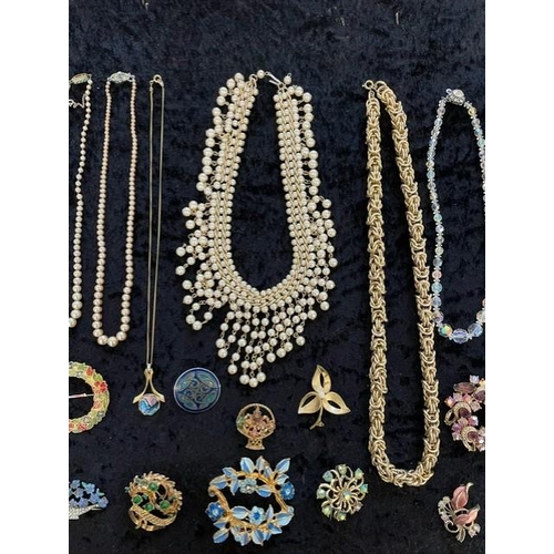 408C - Box of Quality Costume Jewellery, comprising bangles, brooches, chains, bracelets, brooches, some st... 