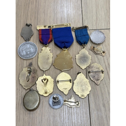 1304 - Collection of Medals etc. Includes Independent Order of the Oddfellows, Bicentenary AMC, Grand Maste... 