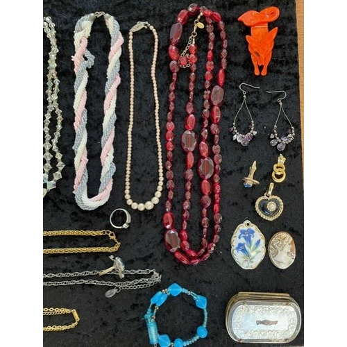 408A - A collection of assorted vintage costume jewellery including brooches, necklaces, fox brooch, beads,... 