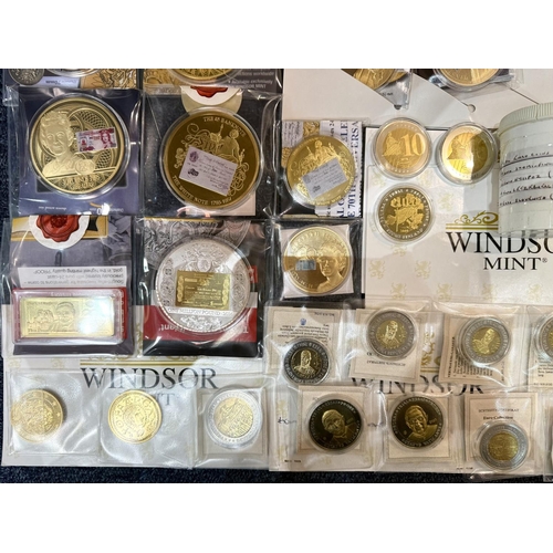 423 - Collection of Windsor Mint Collectible Commemorative Coins, mostly gold plated, including Historical... 