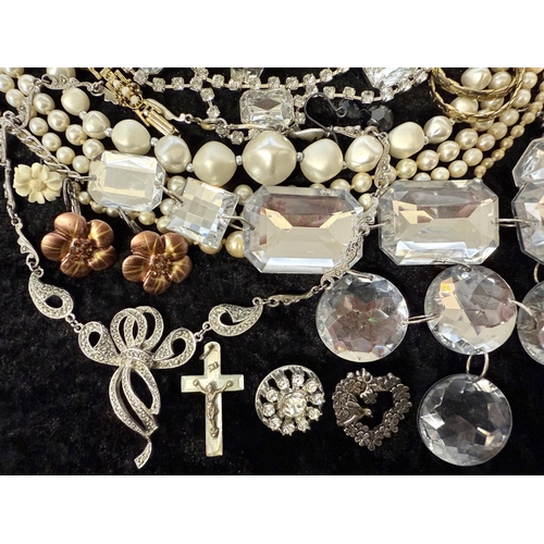 437 - Collection of Costume Jewellery, comprising pearls, beads, chains, brooches, earrings, pendants, bra... 